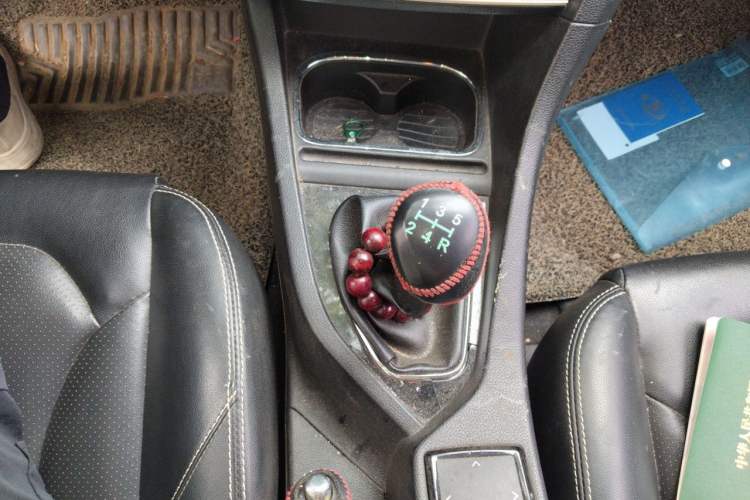 Used Soueast V5 Lingzhi 2015 Plus 1.5L Manual ZhiZun Version Gear Lever