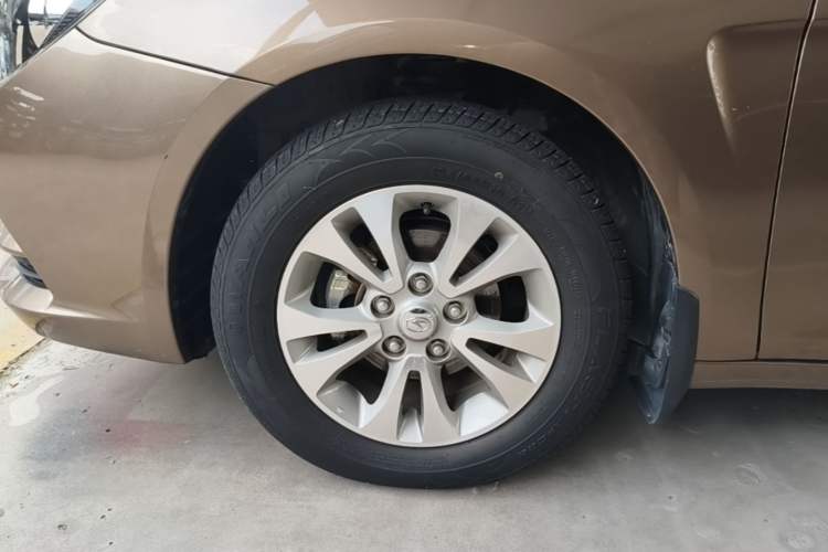 Used Soueast V5 Lingzhi 2015 Plus 1.5L Manual Smart Edition Left Front Wheel Hub