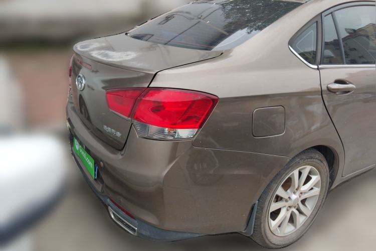 Used Soueast V5 Lingzhi 2015 Plus 1.5L Manual ZhiZun Version Rear