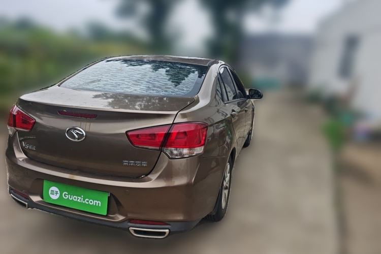 Used Soueast V5 Lingzhi 2015 Plus 1.5L Manual Smart Edition Rear Right 45 Deg