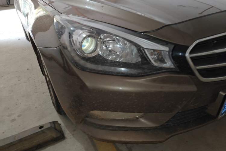 Used Soueast V5 Lingzhi 2015 Plus 1.5L Manual Smart Edition Right Front Headlight
