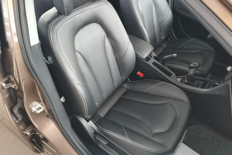 Used Soueast V5 Lingzhi 2015 Plus 1.5L Manual Smart Edition Right Front Seat