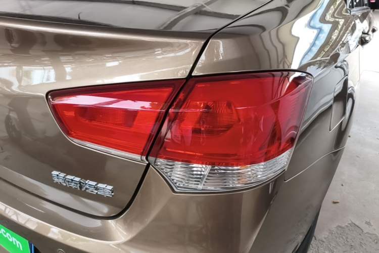 Used Soueast V5 Lingzhi 2015 Plus 1.5L Manual Smart Edition Right Rear Taillight