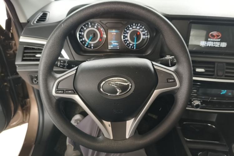 Used Soueast V5 Lingzhi 2015 Plus 1.5L Manual Smart Edition Steering Wheel