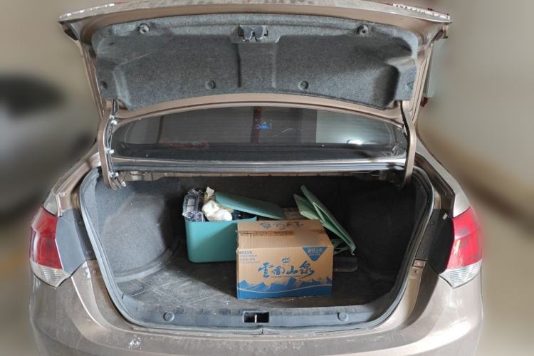 Used Soueast V5 Lingzhi 2015 Plus 1.5L Manual Smart Edition Trunk