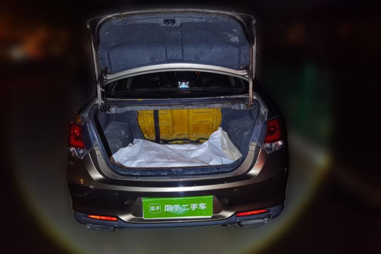 Used Soueast V5 Lingzhi 2015 Plus 1.5L Manual Smart Edition Trunk