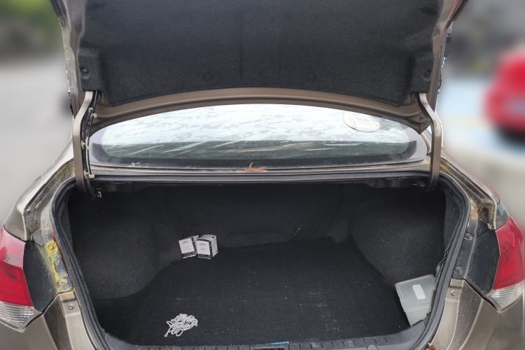 Used Soueast V5 Lingzhi 2015 Plus 1.5L Manual Smart Edition Trunk