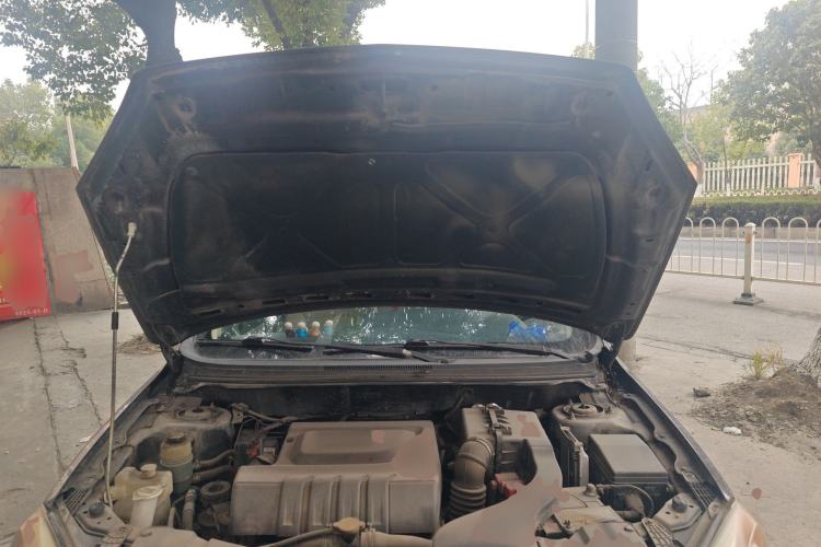 Used Soueast V5 Lingzhi 2015 1.5L Manual Comfort Model Engine Bay