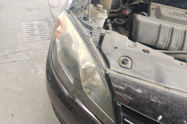 Used Soueast V5 Lingzhi 2015 1.5L Manual Comfort Model Right Front Headlight