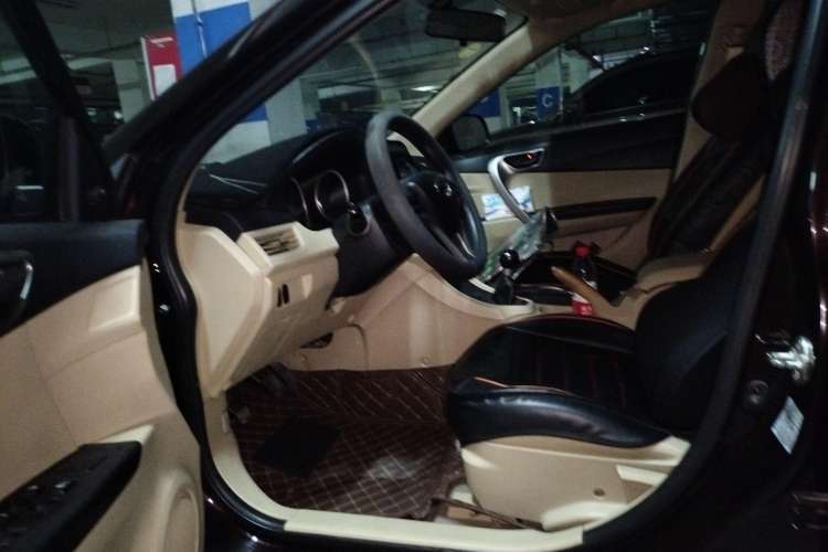 Used Soueast V5 Lingzhi 2015 1.5L Manual Comfort Model Driver Seat