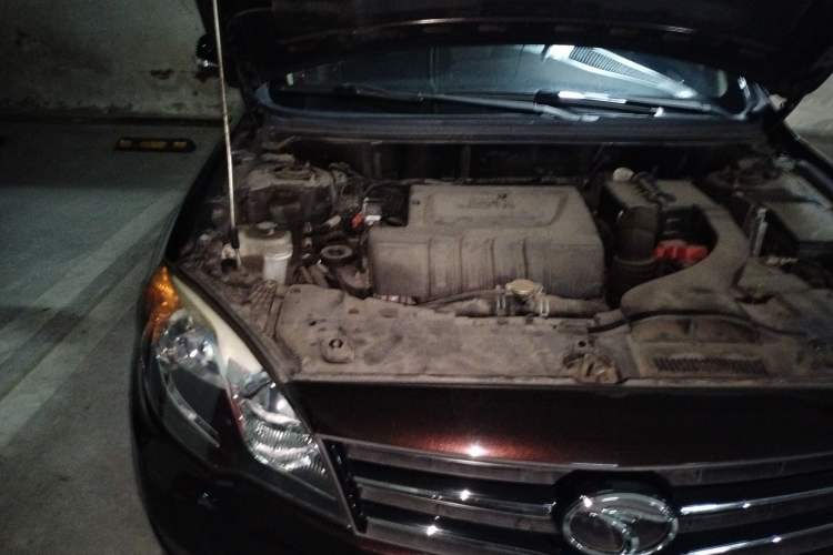 Used Soueast V5 Lingzhi 2015 1.5L Manual Comfort Model Engine Bay Right