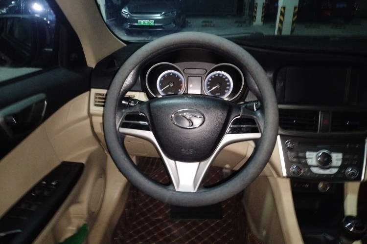 Used Soueast V5 Lingzhi 2015 1.5L Manual Comfort Model Steering Wheel