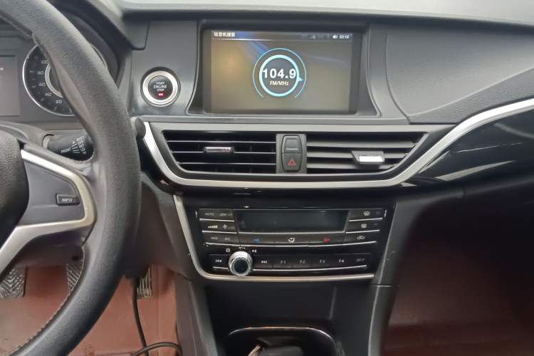 Used Soueast V5 Lingzhi 2015 Plus 1.5L Manual ZhiZun Version Audio And AC Panel