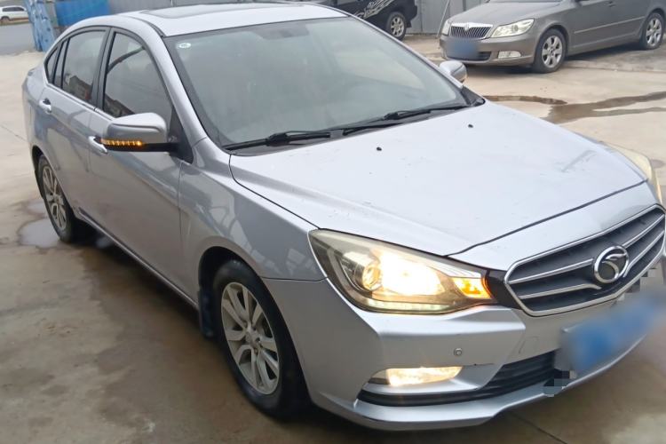 Used Soueast V5 Lingzhi 2015 Plus 1.5L Manual ZhiZun Version Front Right 45 Deg