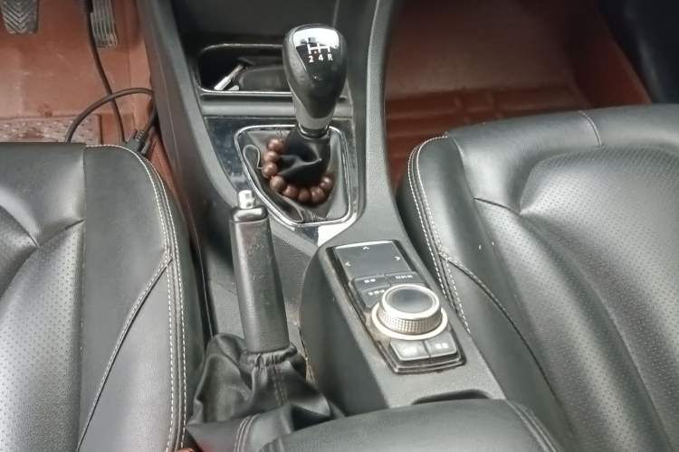 Used Soueast V5 Lingzhi 2015 Plus 1.5L Manual ZhiZun Version Gear Lever