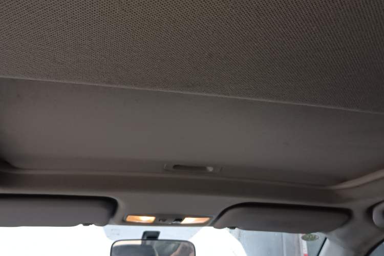 Used Soueast V5 Lingzhi 2015 Plus 1.5L Manual ZhiZun Version Headliner