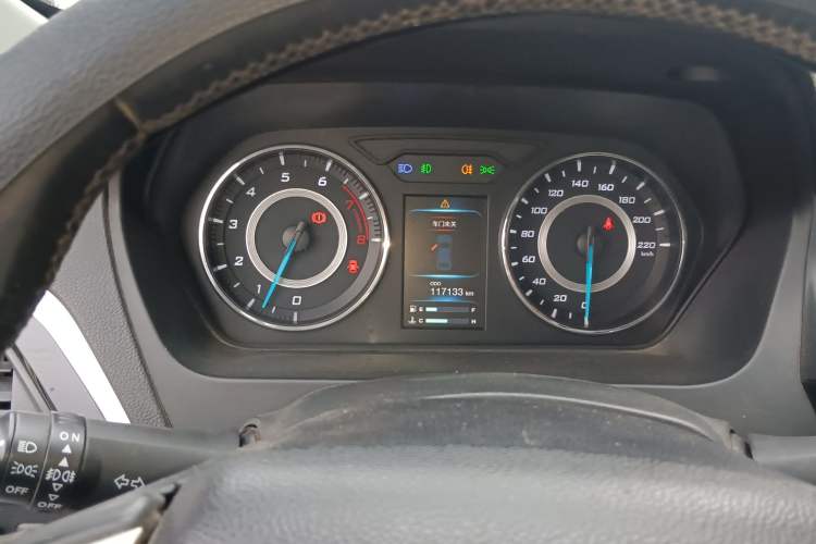 Used Soueast V5 Lingzhi 2015 Plus 1.5L Manual ZhiZun Version Instrument Cluster