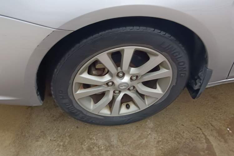 Used Soueast V5 Lingzhi 2015 Plus 1.5L Manual ZhiZun Version Left Front Wheel Hub