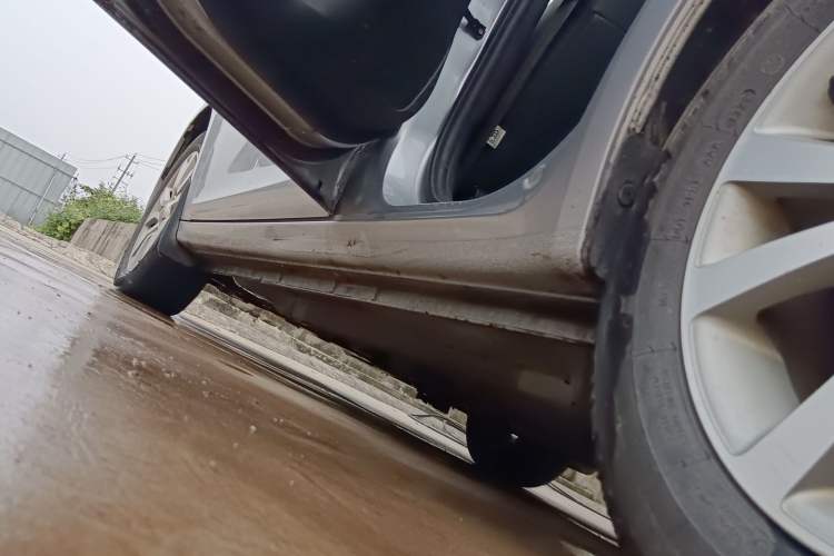 Used Soueast V5 Lingzhi 2015 Plus 1.5L Manual ZhiZun Version Left Side Sill