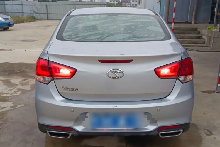 Used Soueast V5 Lingzhi 2015 Plus 1.5L Manual ZhiZun Version Rear