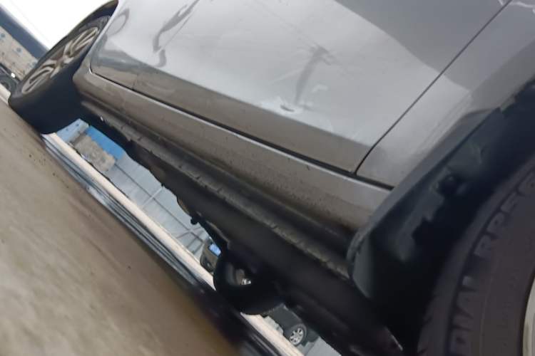Used Soueast V5 Lingzhi 2015 Plus 1.5L Manual ZhiZun Version Right Side Sill