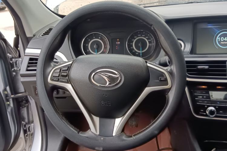 Used Soueast V5 Lingzhi 2015 Plus 1.5L Manual ZhiZun Version Steering Wheel