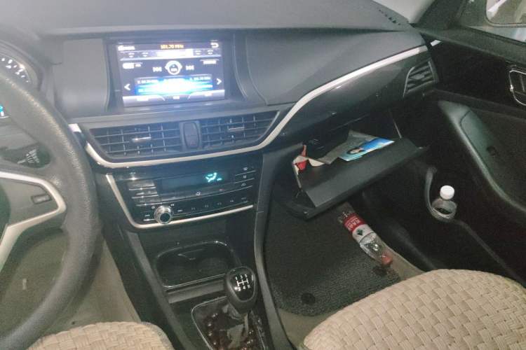 Used Soueast V5 Lingzhi 2015 Plus 1.5L Manual Smart Edition Audio And AC Panel