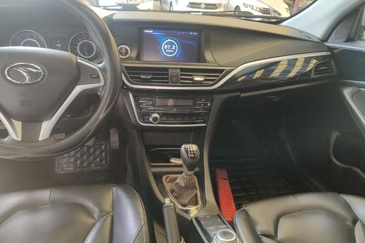 Used Soueast V5 Lingzhi 2015 Plus 1.5L Manual Escort Model Audio And AC Panel