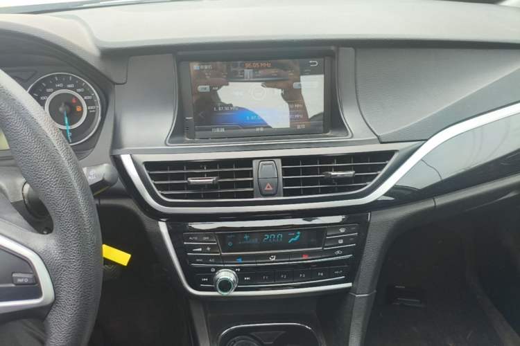 Used Soueast V5 Lingzhi 2015 Plus 1.5L Manual Smart Edition Audio And AC Panel