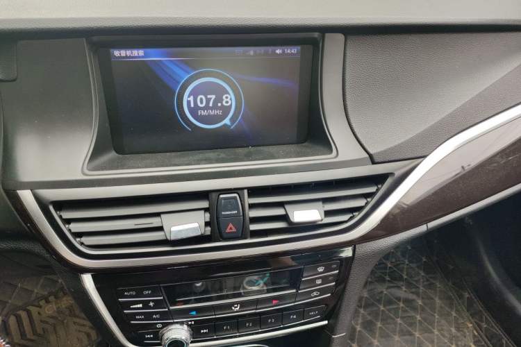 Used Soueast V5 Lingzhi 2015 Plus 1.5T CVT Intelligent Control Version Audio And AC Panel