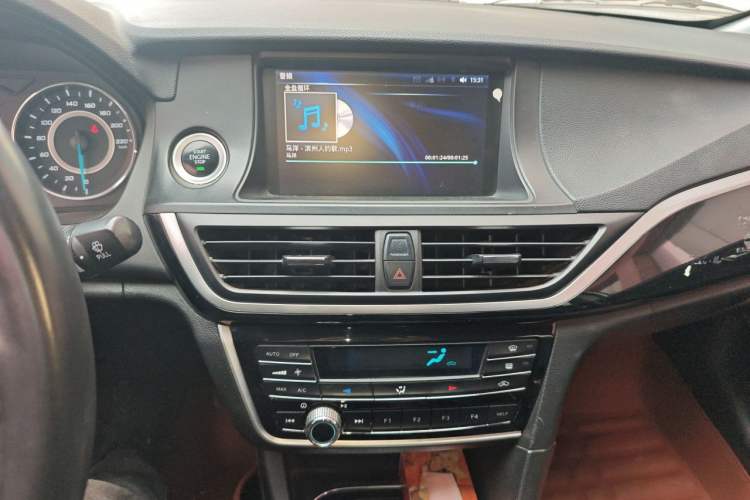 Used Soueast V5 Lingzhi 2015 Plus 1.5L Manual Jazz Model Audio And AC Panel
