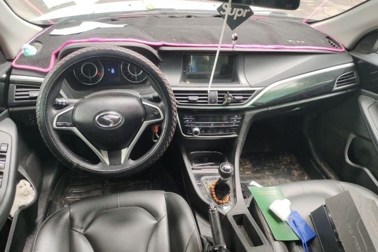 Used Soueast V5 Lingzhi 2015 Plus 1.5L Manual Smart Edition Center Console