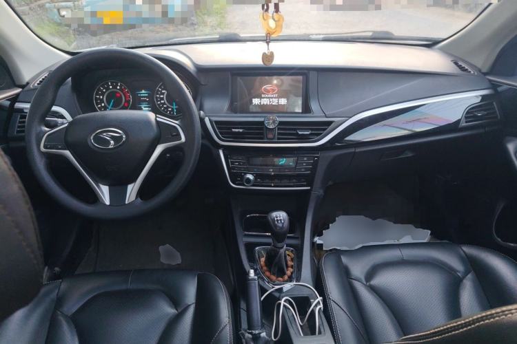Used Soueast V5 Lingzhi 2015 Plus 1.5L Manual Smart Edition Center Console