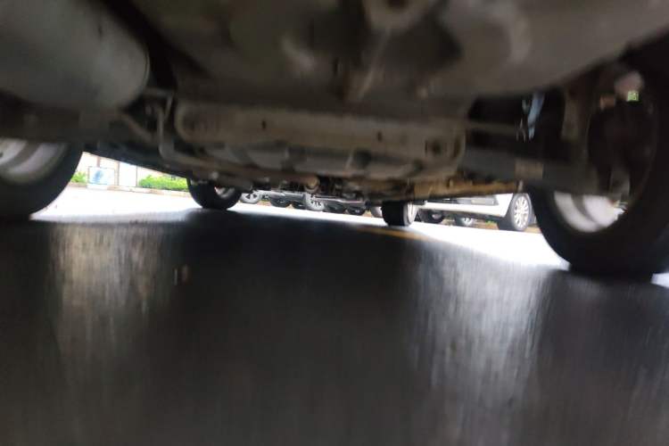 Used Soueast V5 Lingzhi 2015 Plus 1.5L Manual ZhiZun Version Chassis Rear