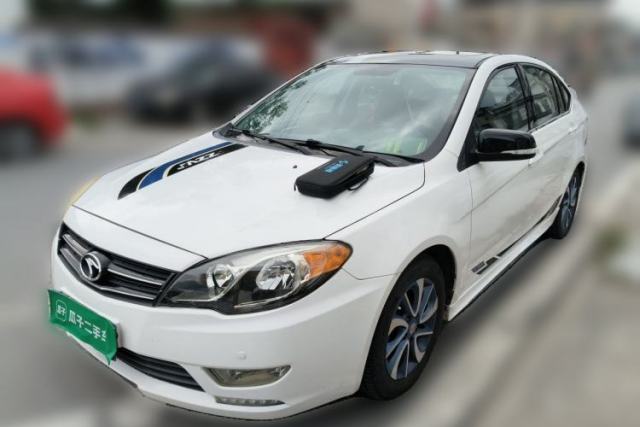 Ojetý Soueast V5 Lingzhi 2015 1.5L Manual Jazz Edition
