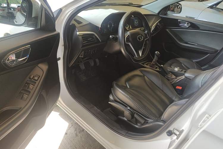 Used Soueast V5 Lingzhi 2015 Plus 1.5L Manual Escort Model Driver Seat
