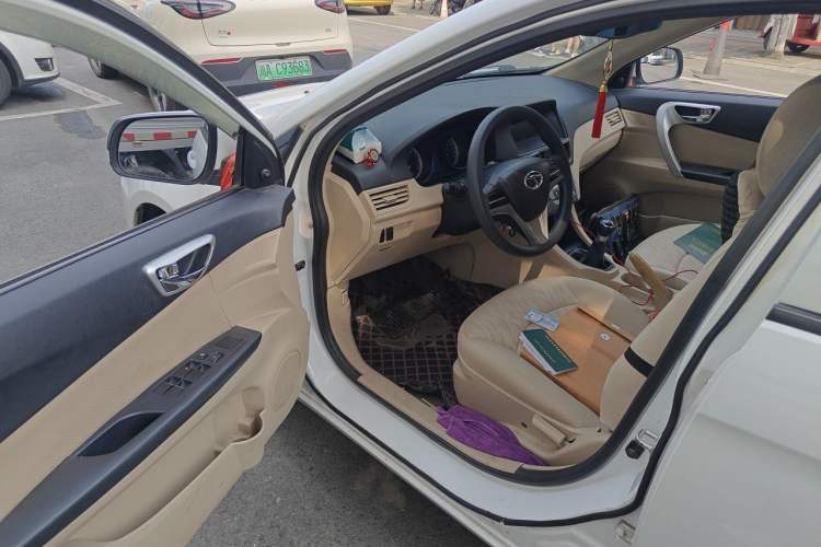 Used Soueast V5 Lingzhi 2015 1.5L Manual Classic Edition Driver Seat