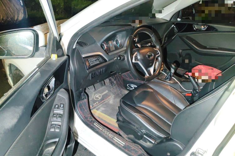 Used Soueast V5 Lingzhi 2015 Plus 1.5L Manual ZhiZun Version Driver Seat