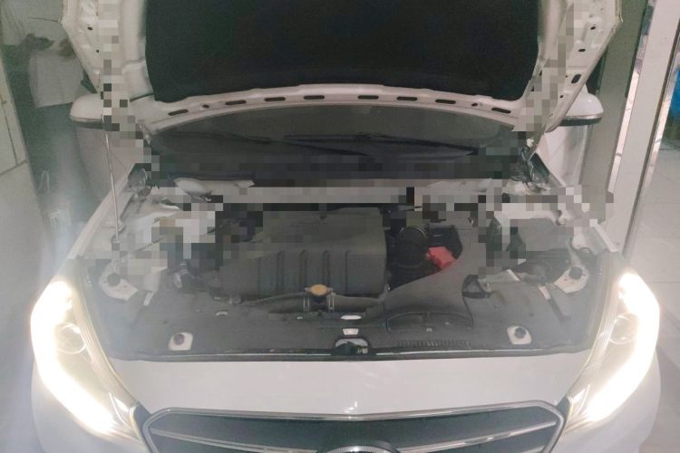 Used Soueast V5 Lingzhi 2015 Plus 1.5L Manual Smart Edition Engine Bay