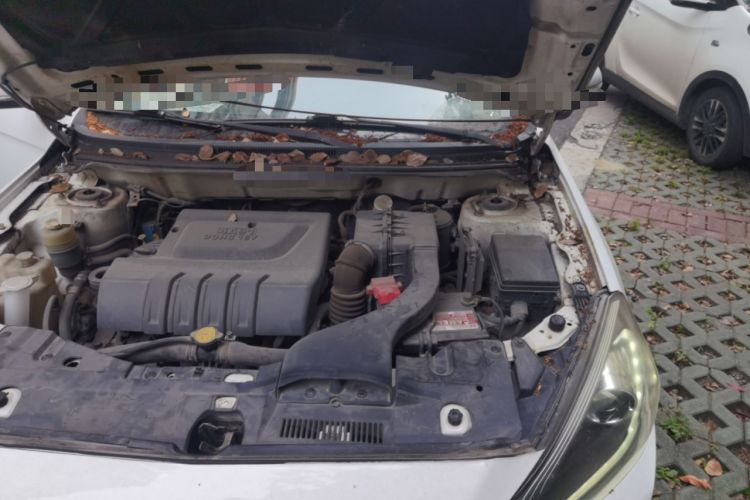 Used Soueast V5 Lingzhi 2015 Plus 1.5L Manual ZhiZun Version Engine Bay Left