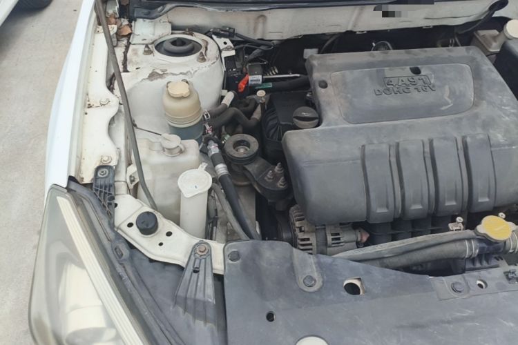 Used Soueast V5 Lingzhi 2015 Plus 1.5L Manual Smart Edition Engine Bay Right