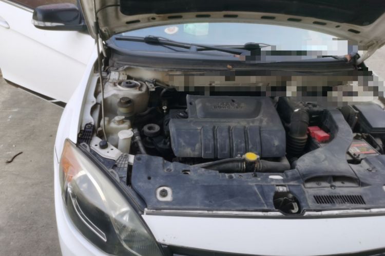 Used Soueast V5 Lingzhi 2015 1.5L Manual Jazz Edition Engine Bay Right