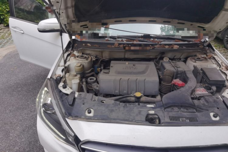 Used Soueast V5 Lingzhi 2015 Plus 1.5L Manual ZhiZun Version Engine Bay Right