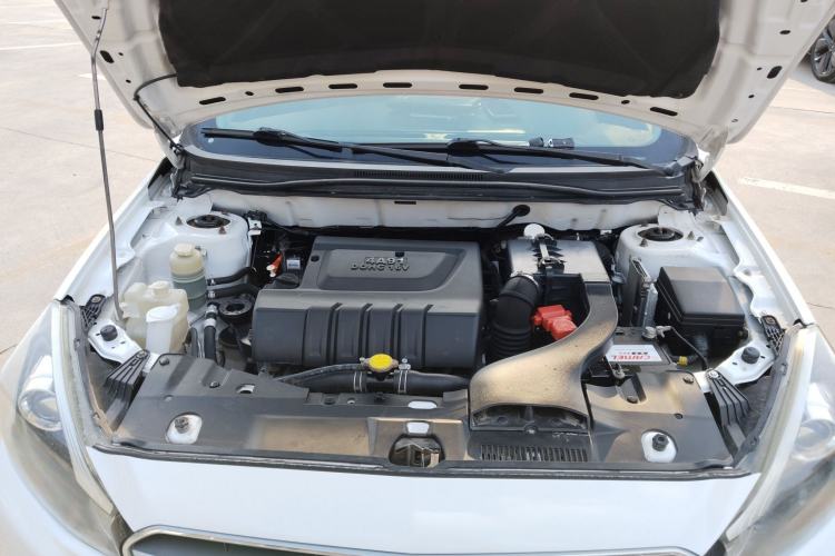 Used Soueast V5 Lingzhi 2015 Plus 1.5L Manual Smart Edition Engine Bay