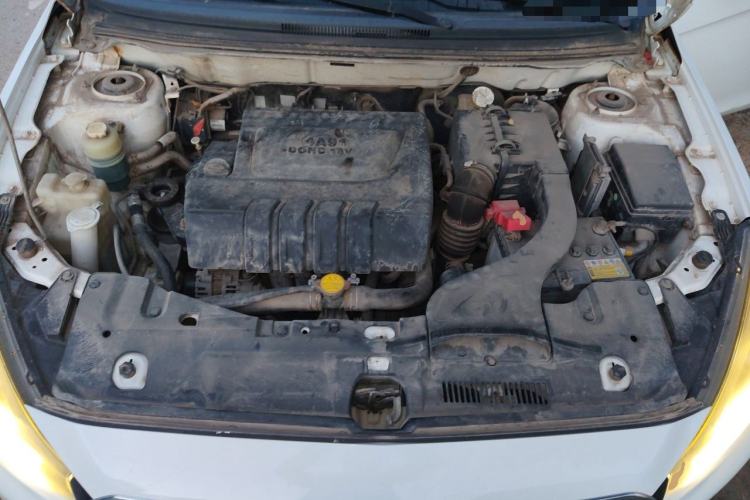 Used Soueast V5 Lingzhi 2015 Plus 1.5L Manual Smart Edition Engine Bay