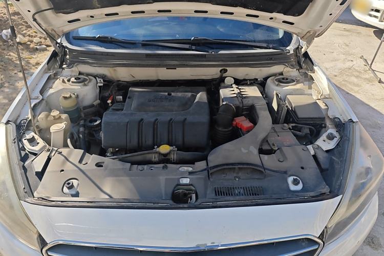 Used Soueast V5 Lingzhi 2015 Plus 1.5L Manual Smart Edition Engine Bay