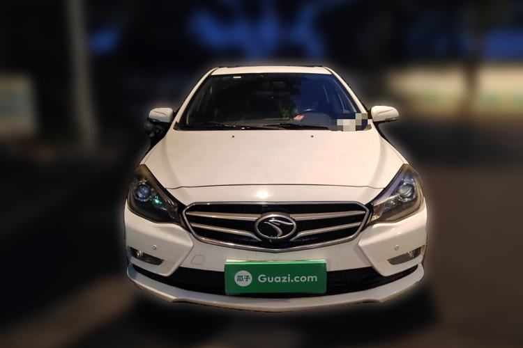 Used Soueast V5 Lingzhi 2015 Plus 1.5L Manual ZhiZun Version Front