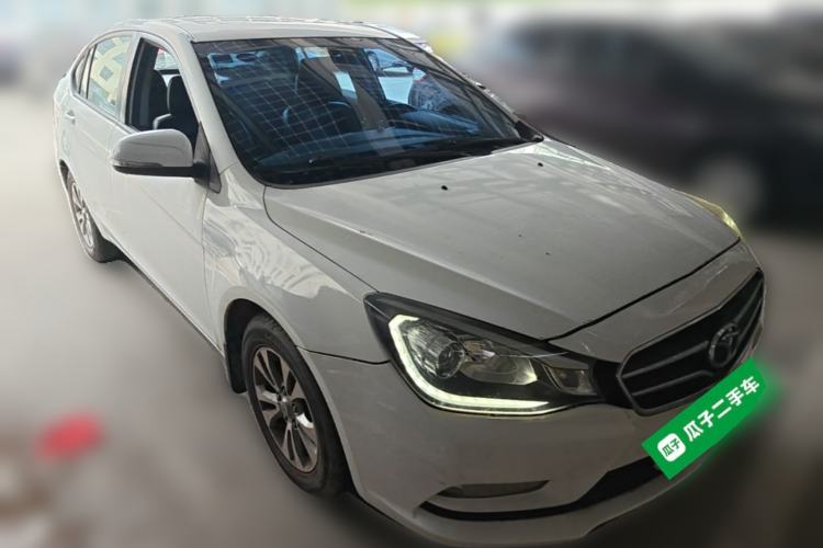 Used Soueast V5 Lingzhi 2015 Plus 1.5L Manual Smart Edition Front Right 45 Deg