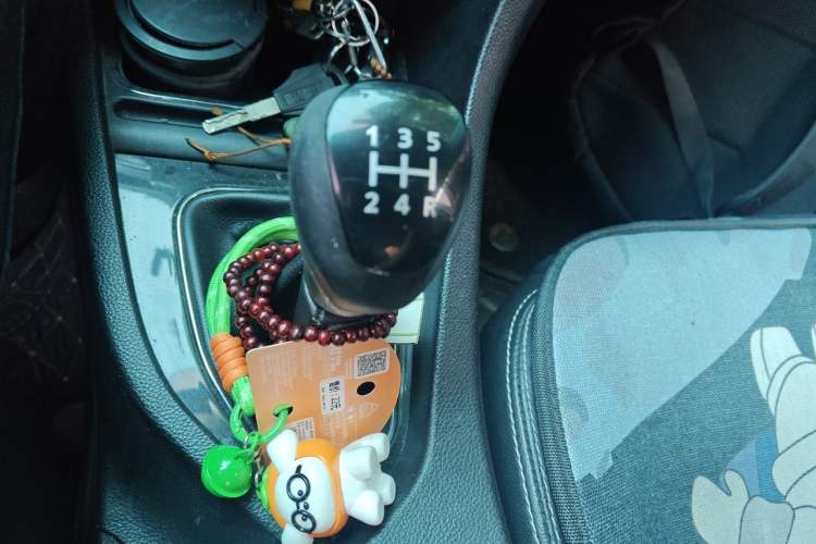 Used Soueast V5 Lingzhi 2015 Plus 1.5L Manual Smart Edition Gear Lever