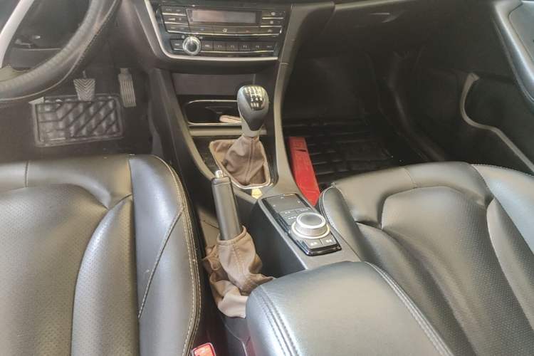 Used Soueast V5 Lingzhi 2015 Plus 1.5L Manual Escort Model Gear Lever